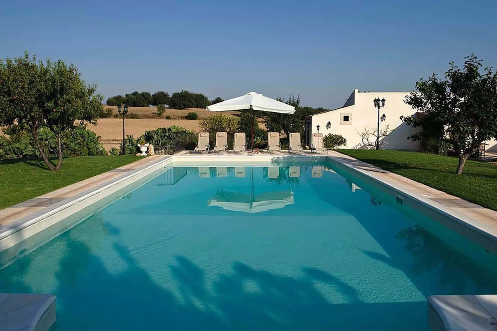Villa Spiga-Exterior summer