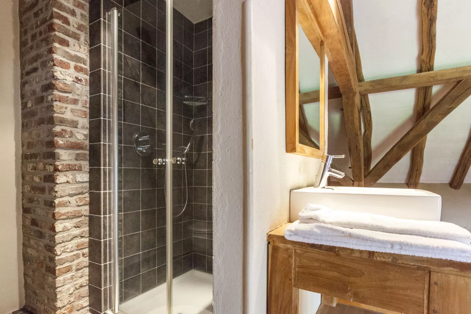 Goed van den Bogaerde-Bathroom