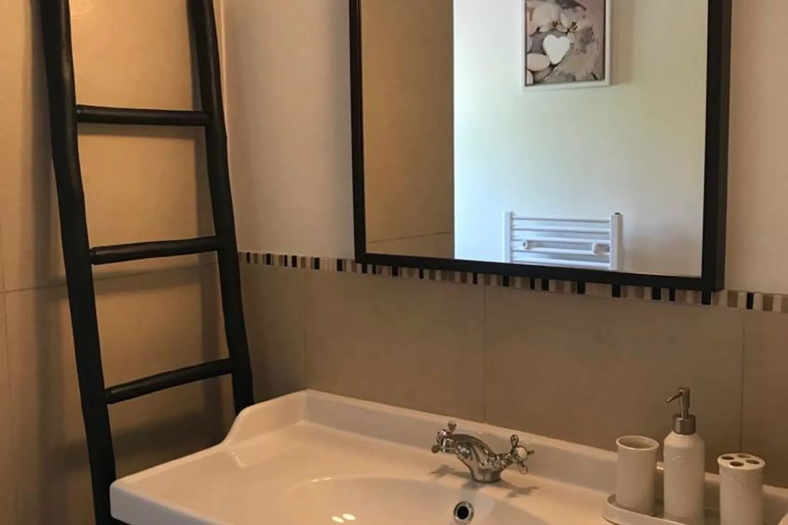 Maison Roquebeauresse-Bathroom