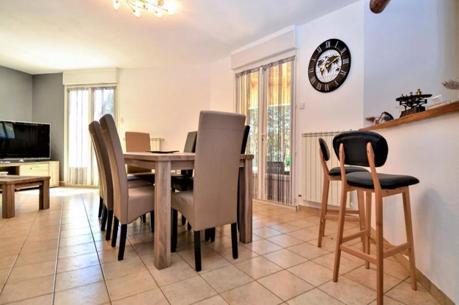 VILLA LA VERNEDE-Dining room