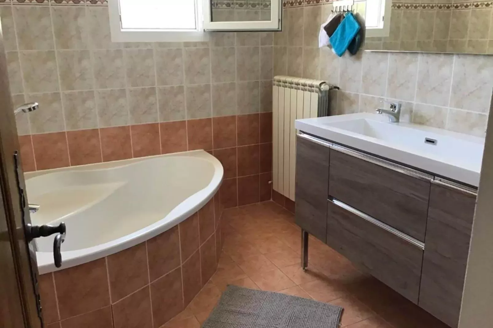VILLA LA VERNEDE-Bathroom