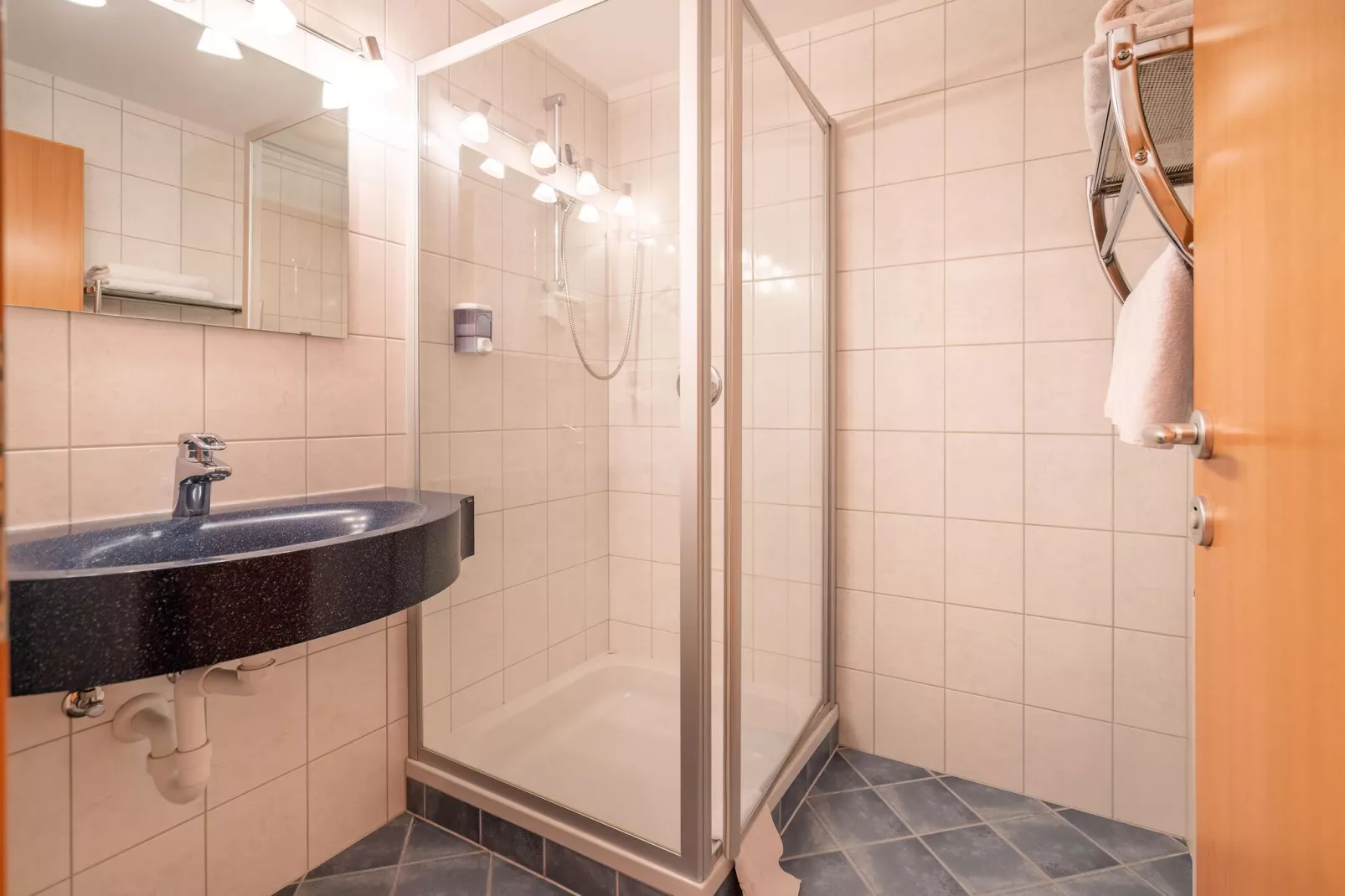 Apartment 19-Bathroom