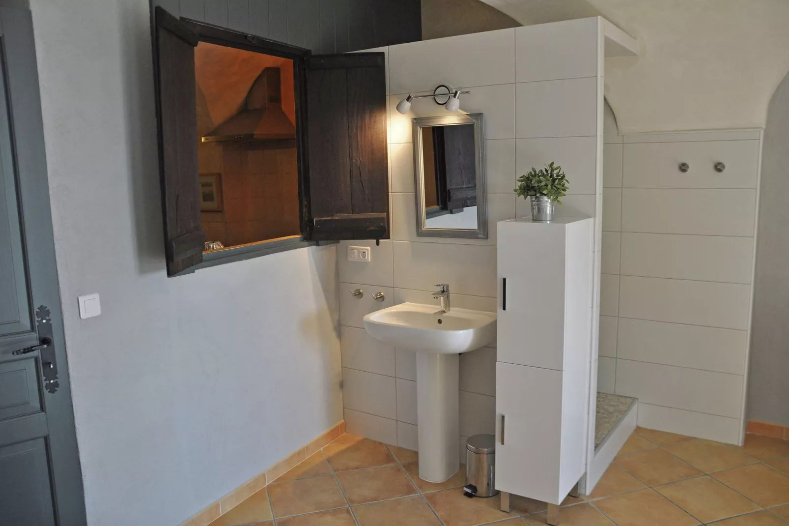 Chez l'antiquaire-Bathroom