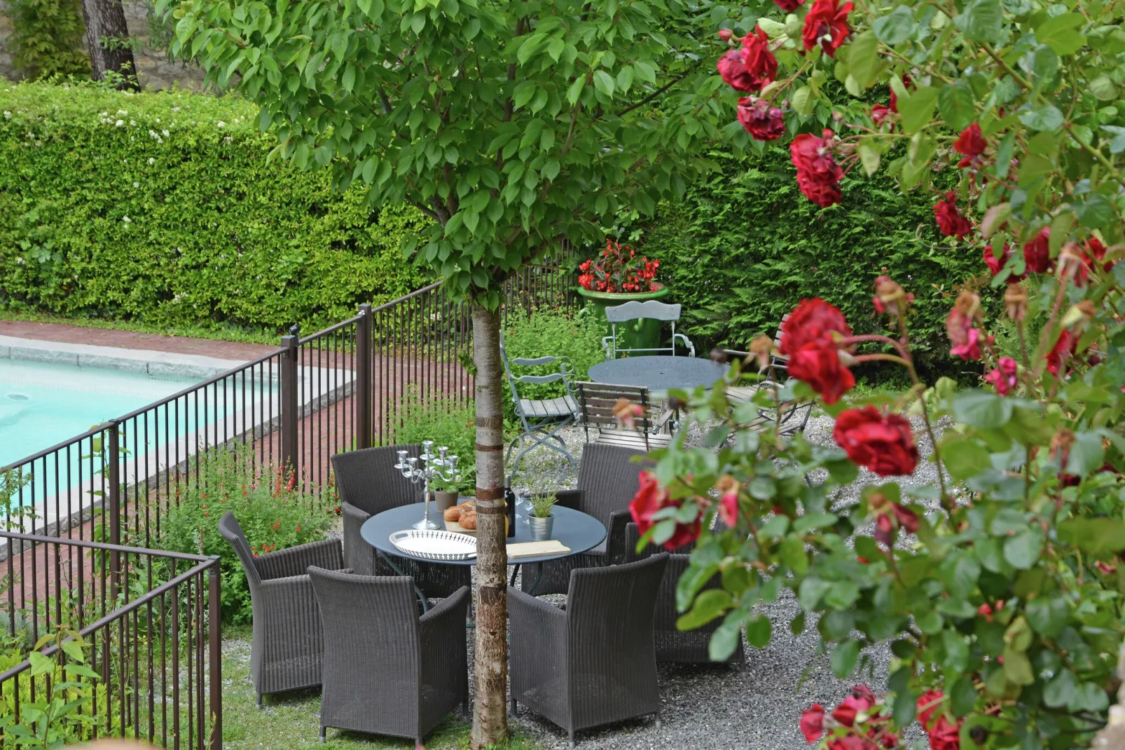 Chez l'antiquaire-Terrace balcony