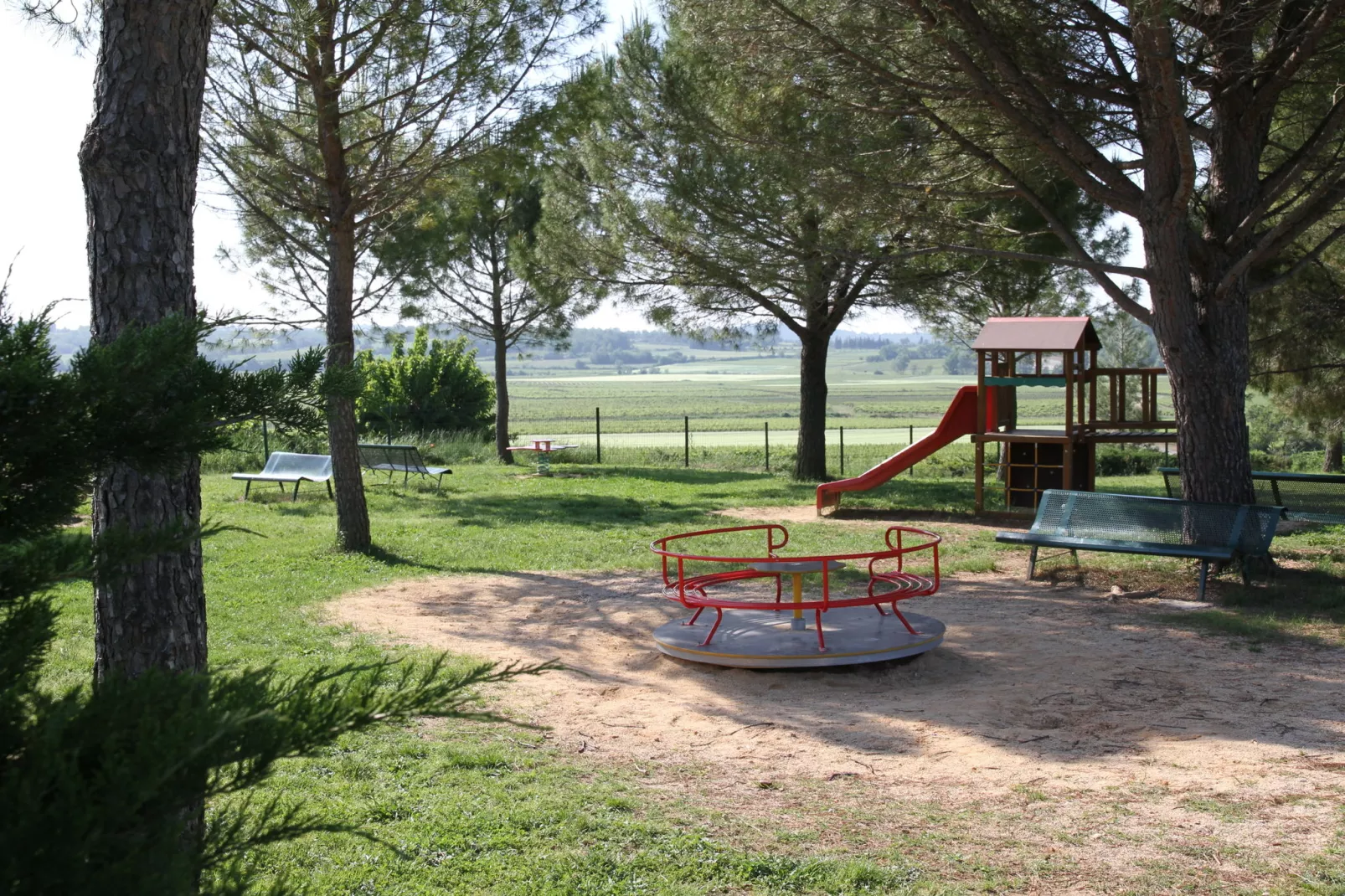 Chez l'antiquaire-Areas summer 1km