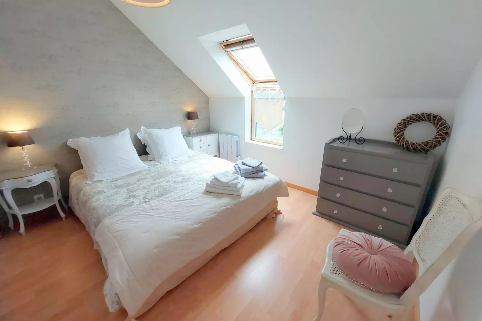 Komfortables Ferienhaus in Strandnähe Guissény-Bedroom