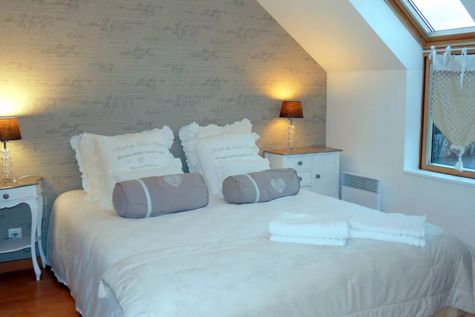 Komfortables Ferienhaus in Strandnähe Guissény-Bedroom