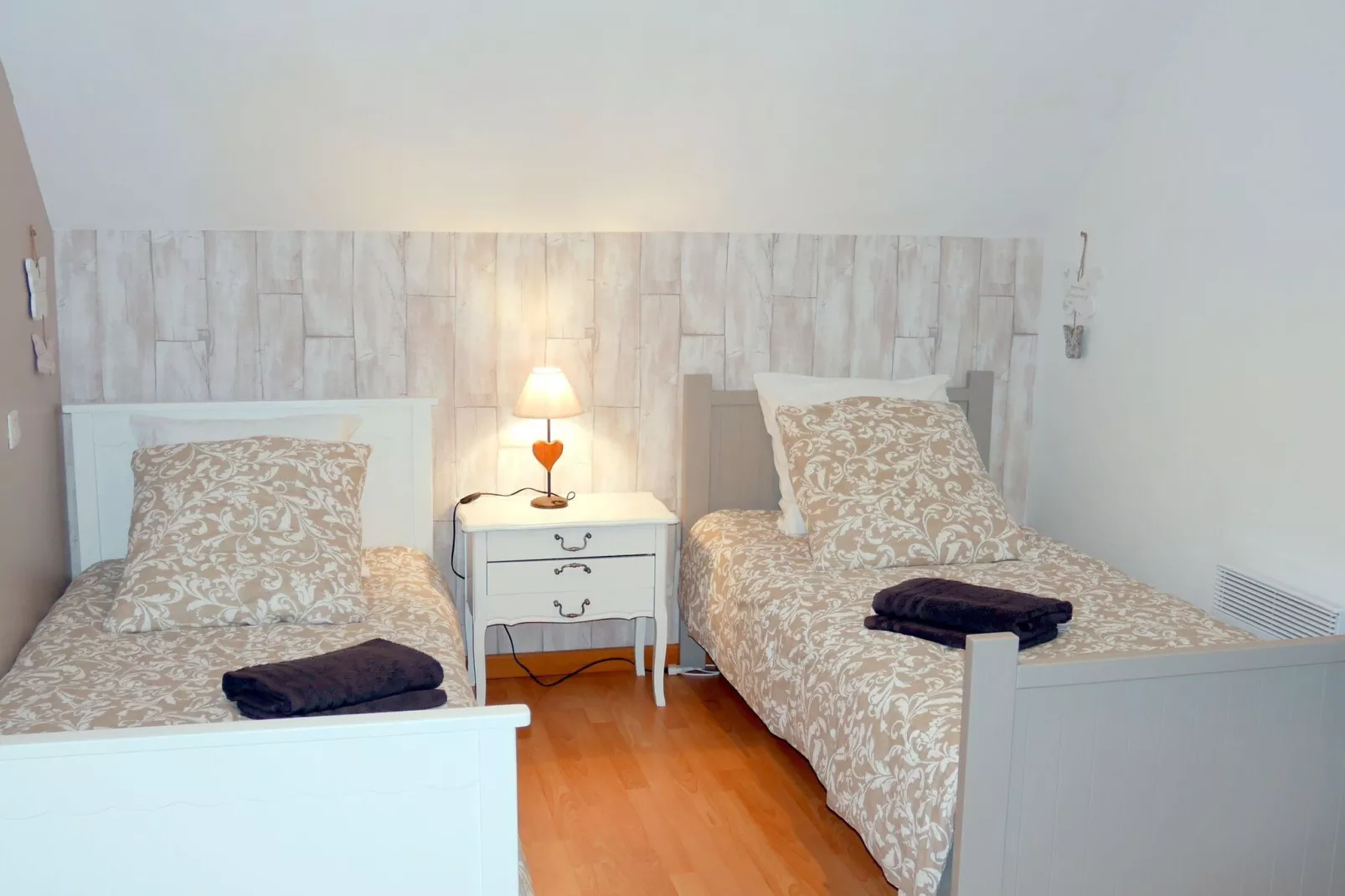 Komfortables Ferienhaus in Strandnähe Guissény-Bedroom
