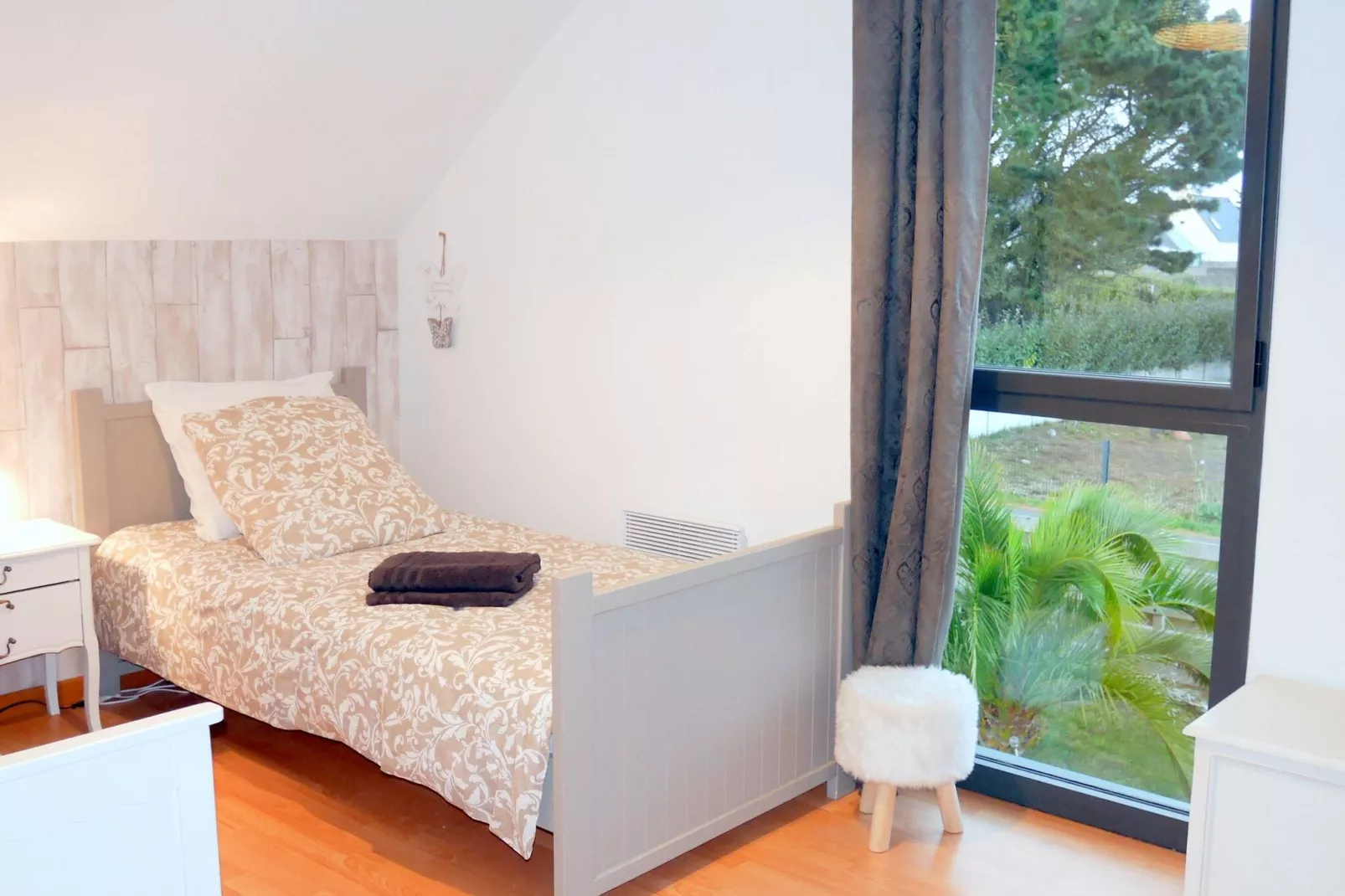 Komfortables Ferienhaus in Strandnähe Guissény-Bedroom