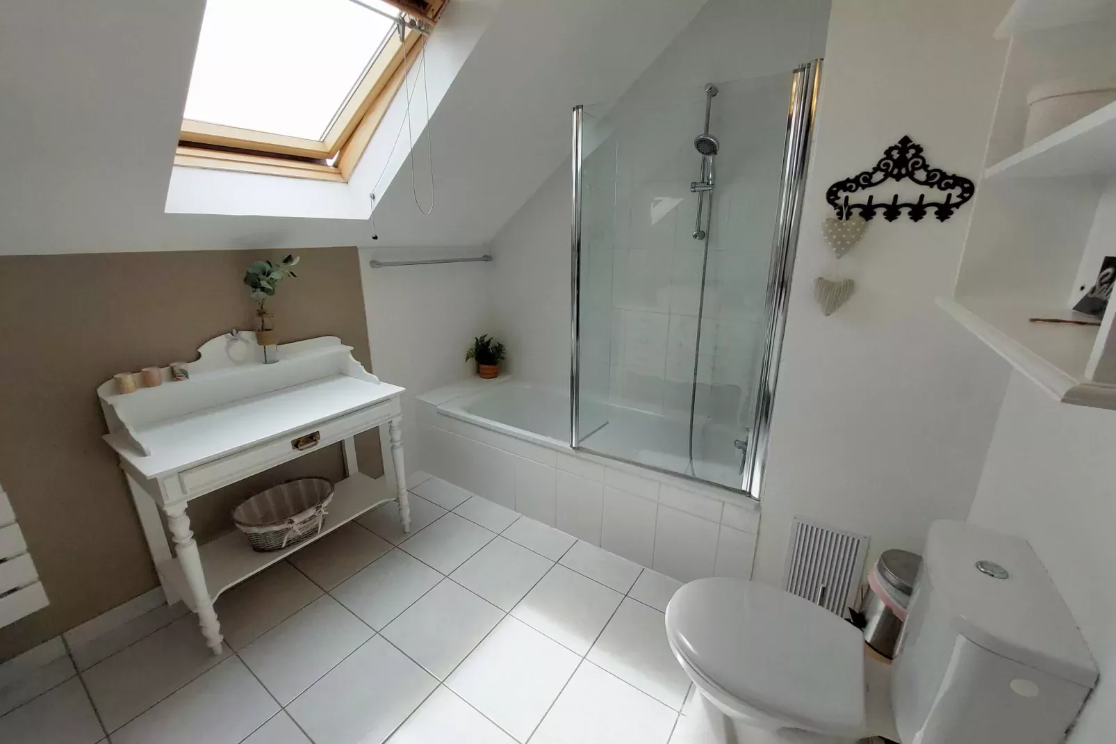 Komfortables Ferienhaus in Strandnähe Guissény-Bathroom