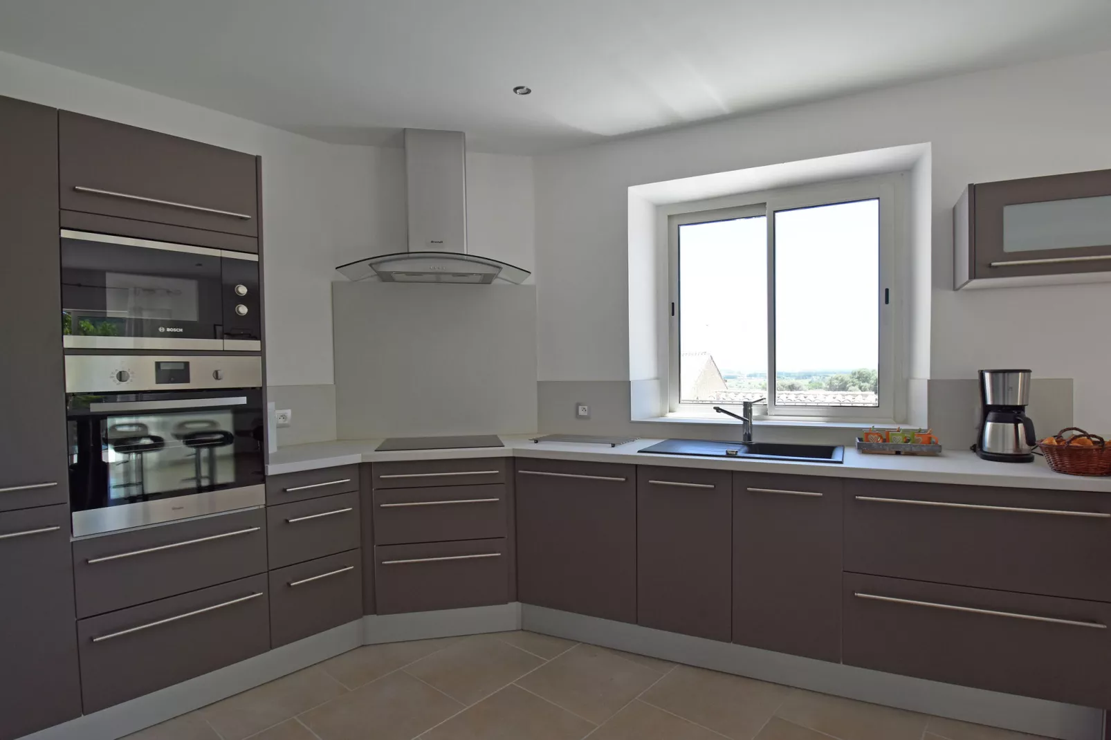 Maison Piscine Village Vue Imprenable-Kitchen