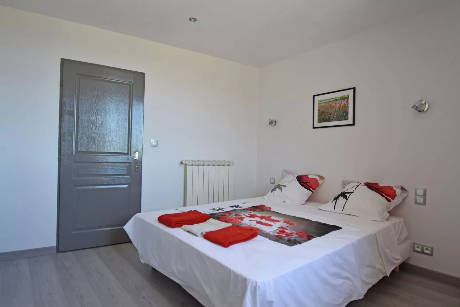 Maison Piscine Village Vue Imprenable-Bedroom