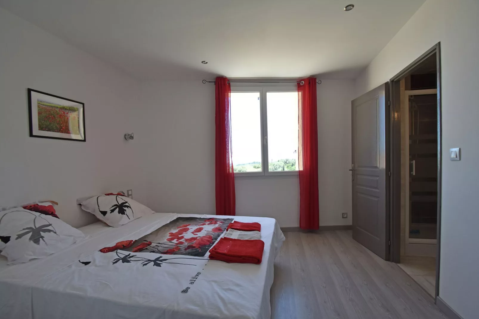 Maison Piscine Village Vue Imprenable-Bedroom