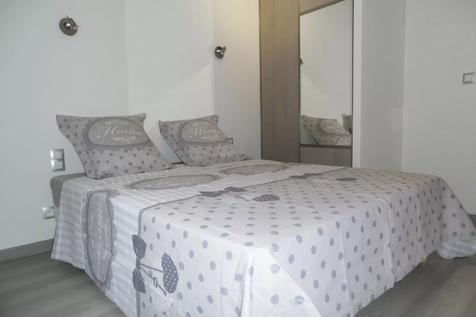 Maison Piscine Village Vue Imprenable-Bedroom