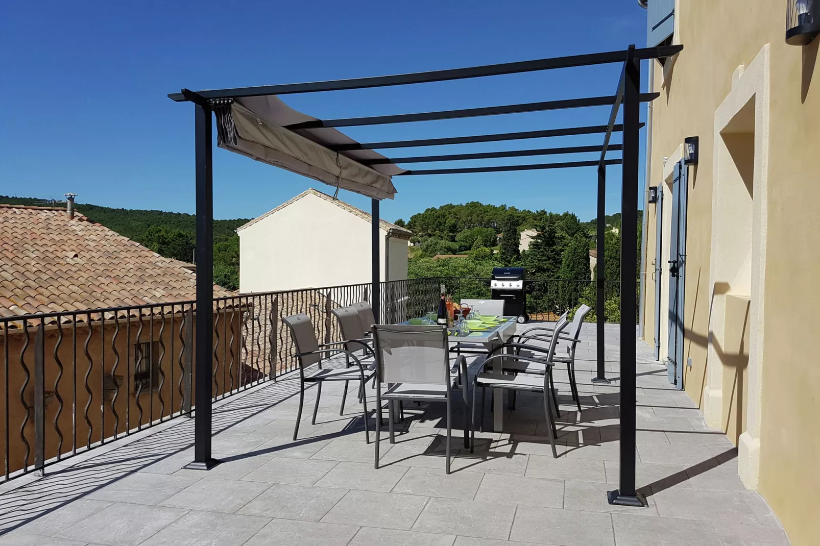 Maison Piscine Village Vue Imprenable-Terrace balcony