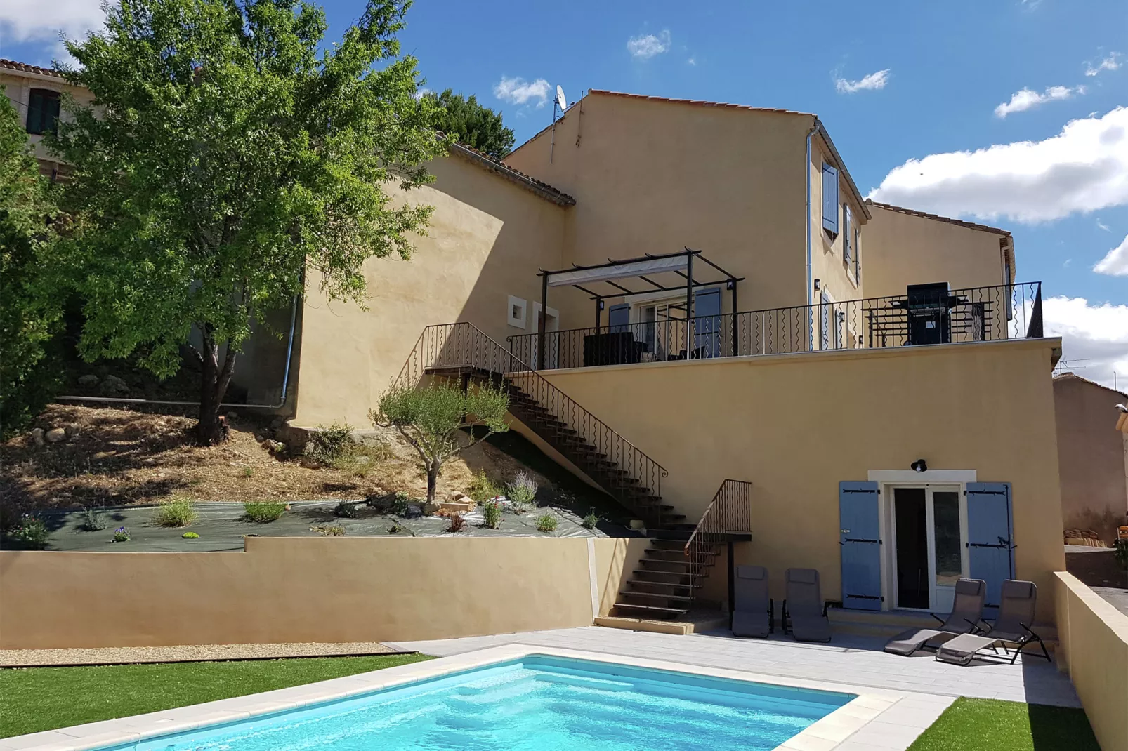 Maison Piscine Village Vue Imprenable-Exterior summer