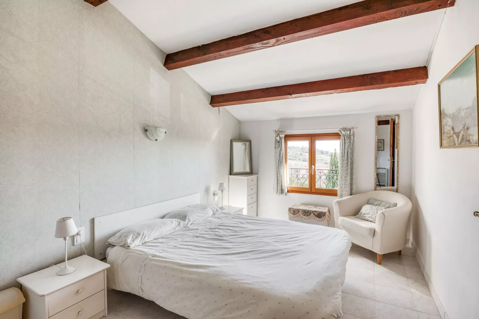 Sourire du Soleil-Bedroom