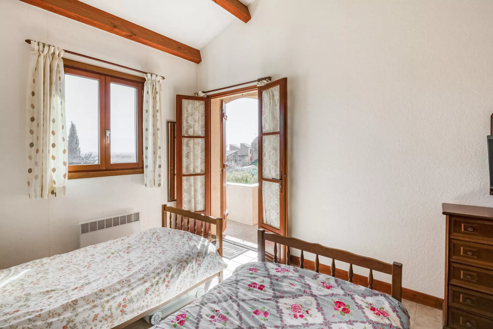 Sourire du Soleil-Bedroom