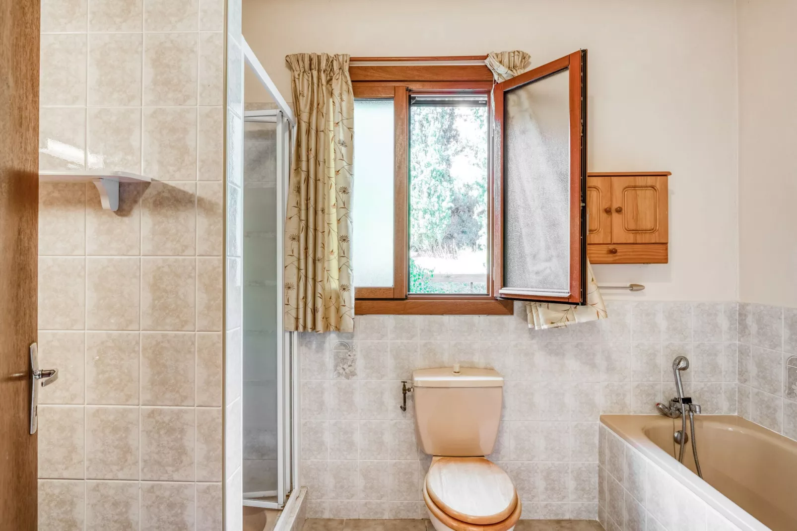 Sourire du Soleil-Bathroom