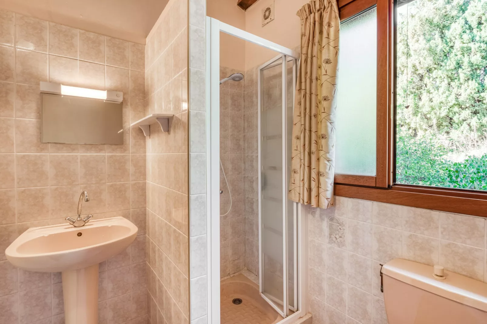 Sourire du Soleil-Bathroom