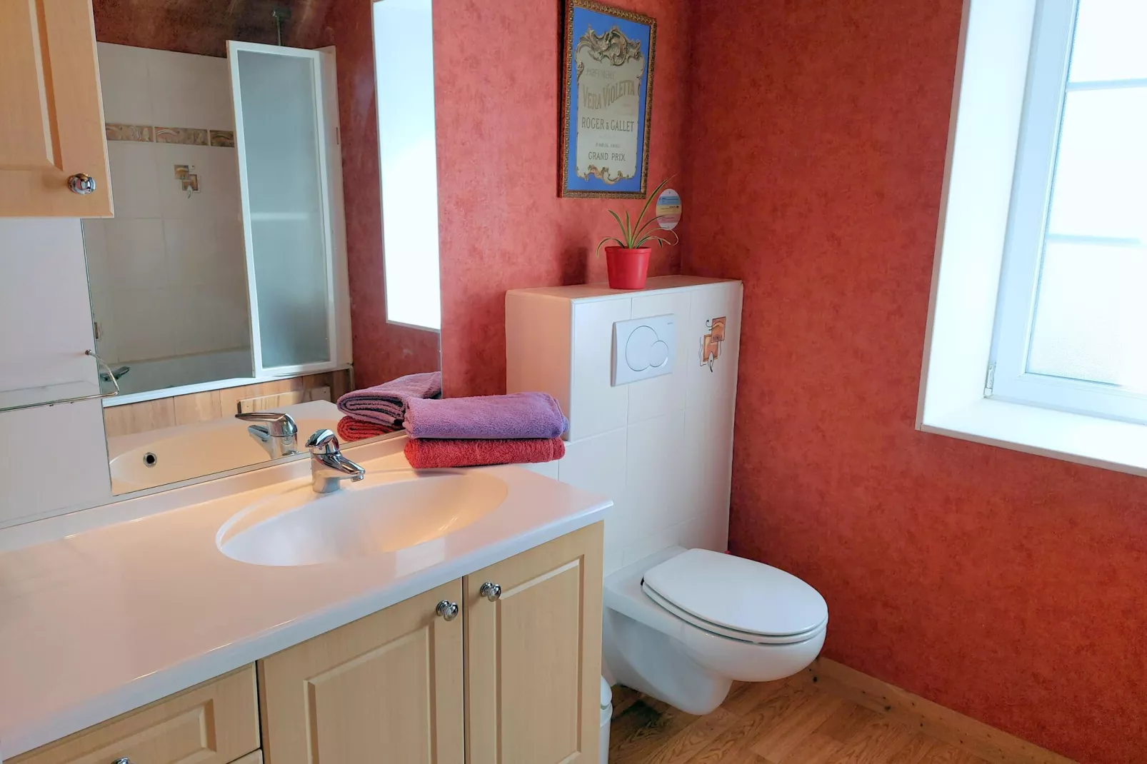 Steinhaus mit Kamin Plouénan-Bathroom