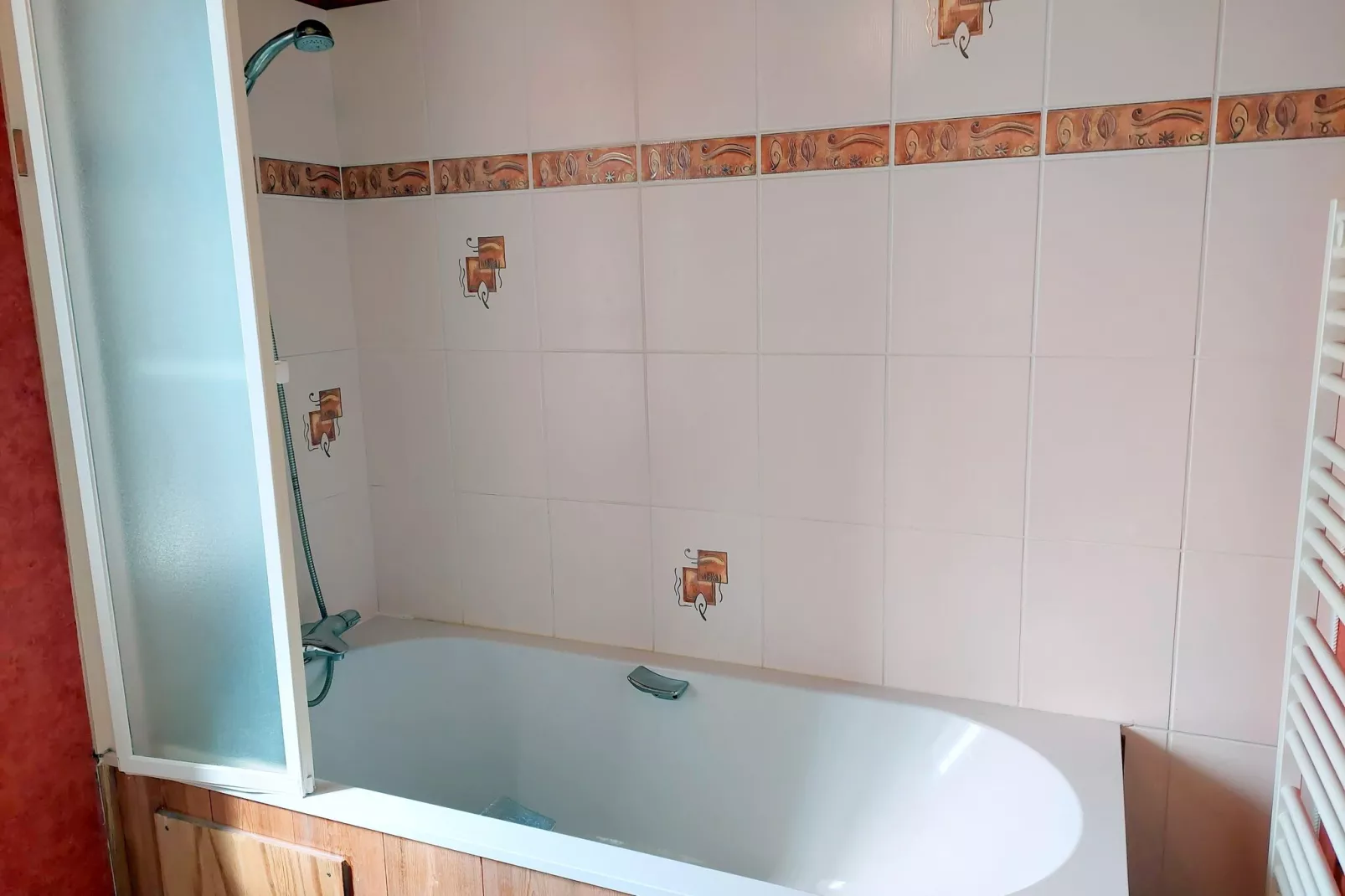 Steinhaus mit Kamin Plouénan-Bathroom