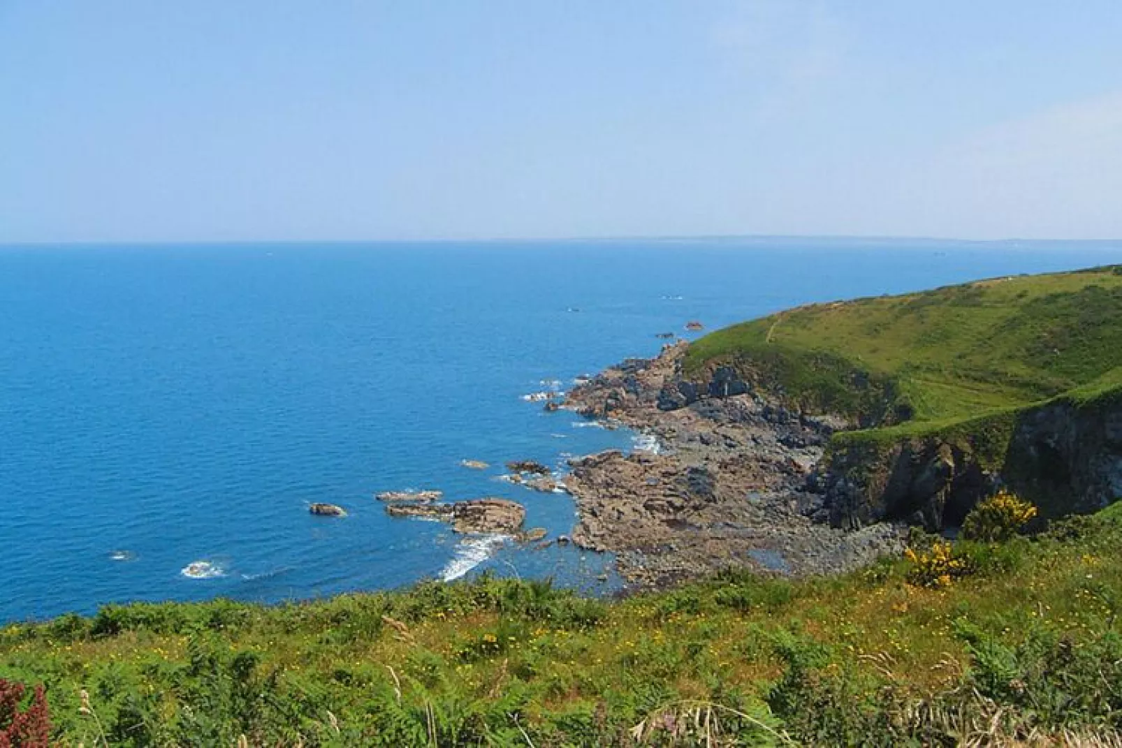 Natural stone house with private Jacuzzi on Breton estate Plougasnou-Water view