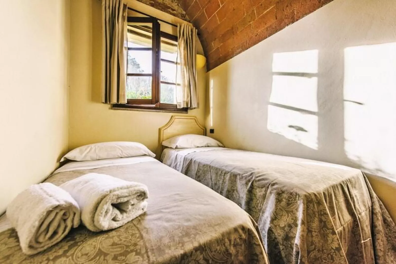 Agri-tourism Tenuta Quarrata, Santo Pietro Belvedere-trilo-Chambre