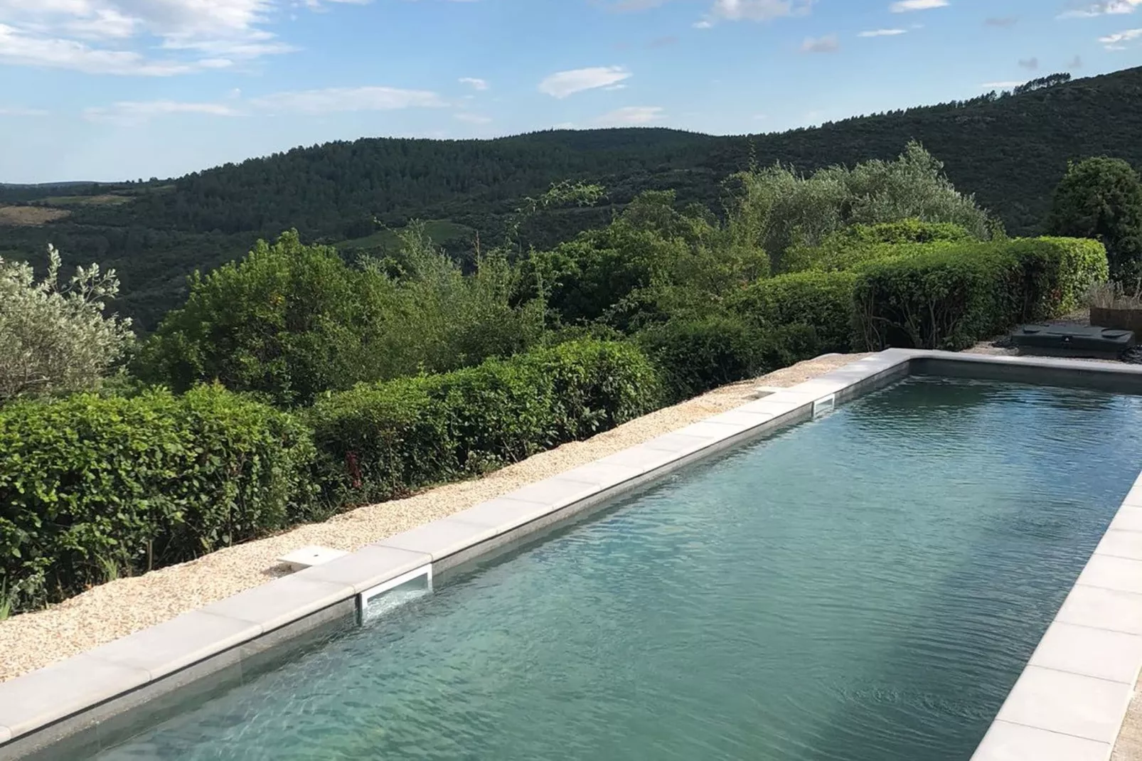 Les Mûriers-Schwimmbad