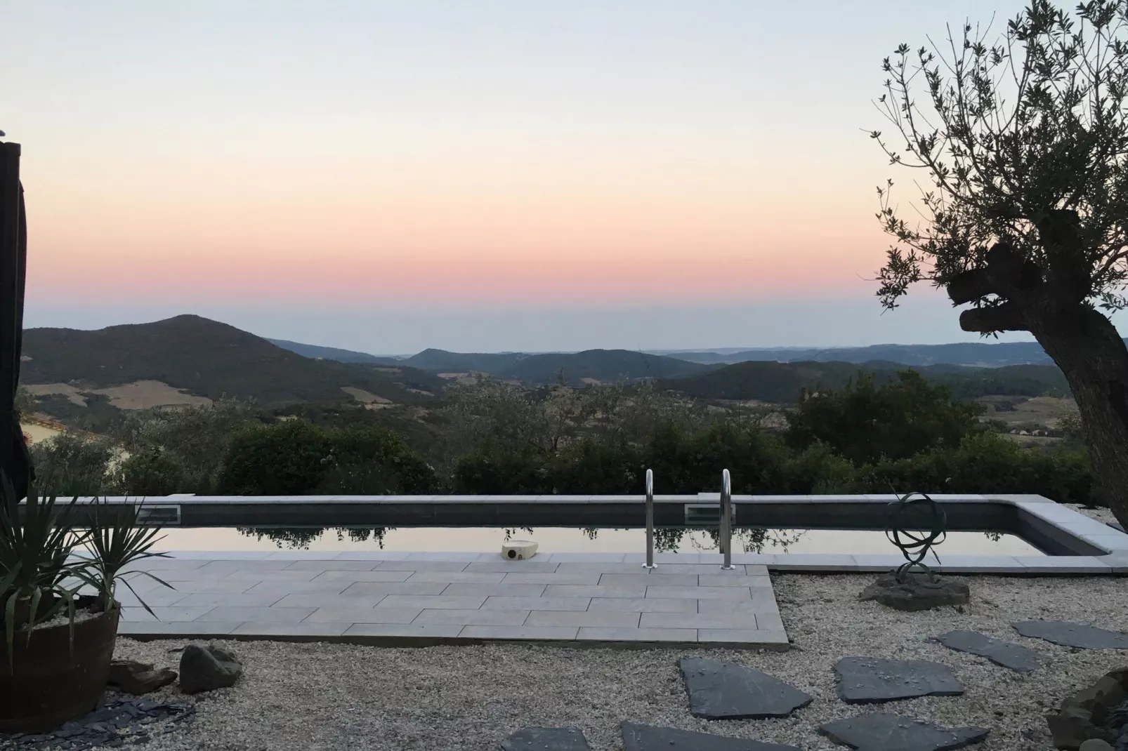Les Mûriers-Aussicht Sommer