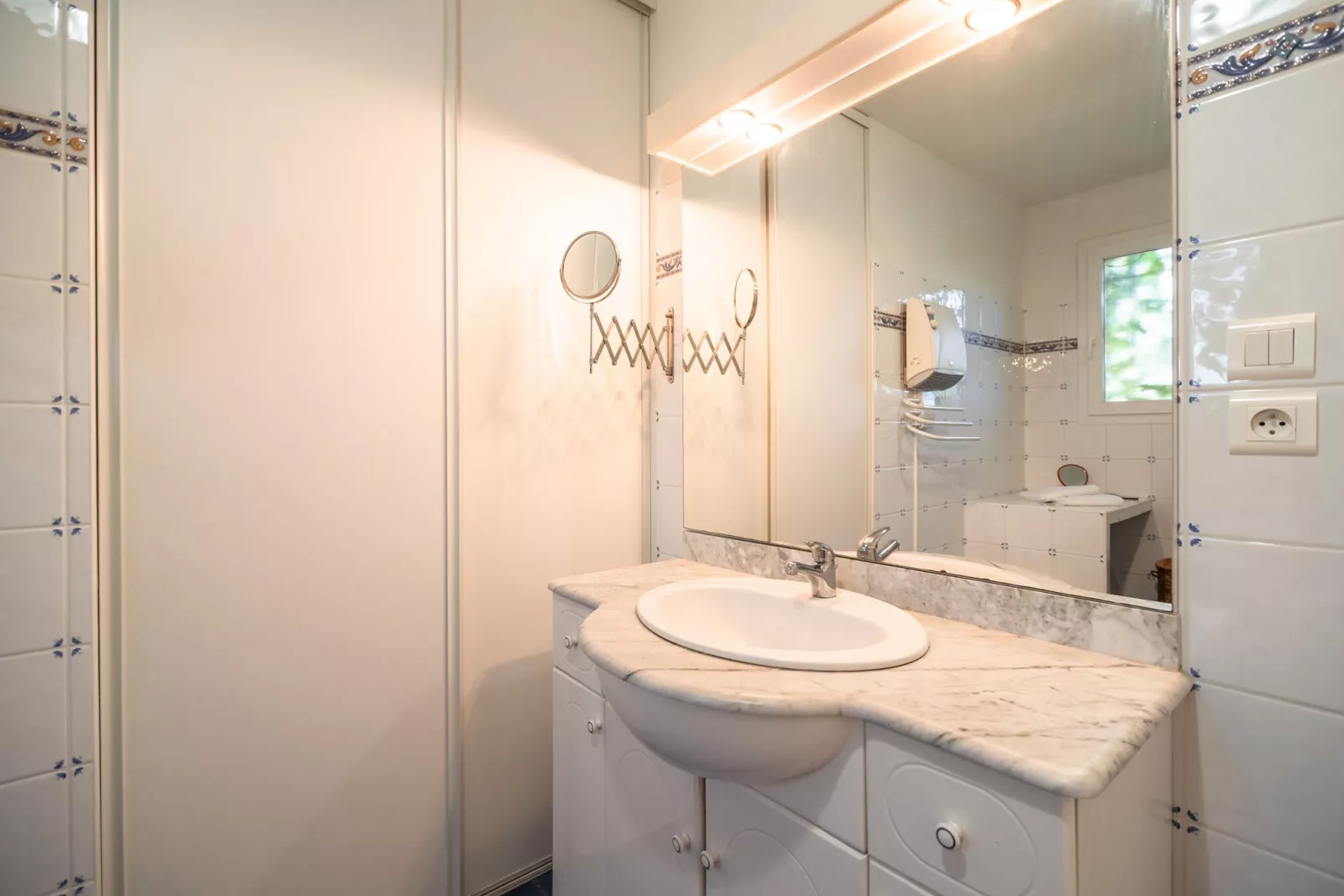 Villa Les Garouillettes-Bathroom