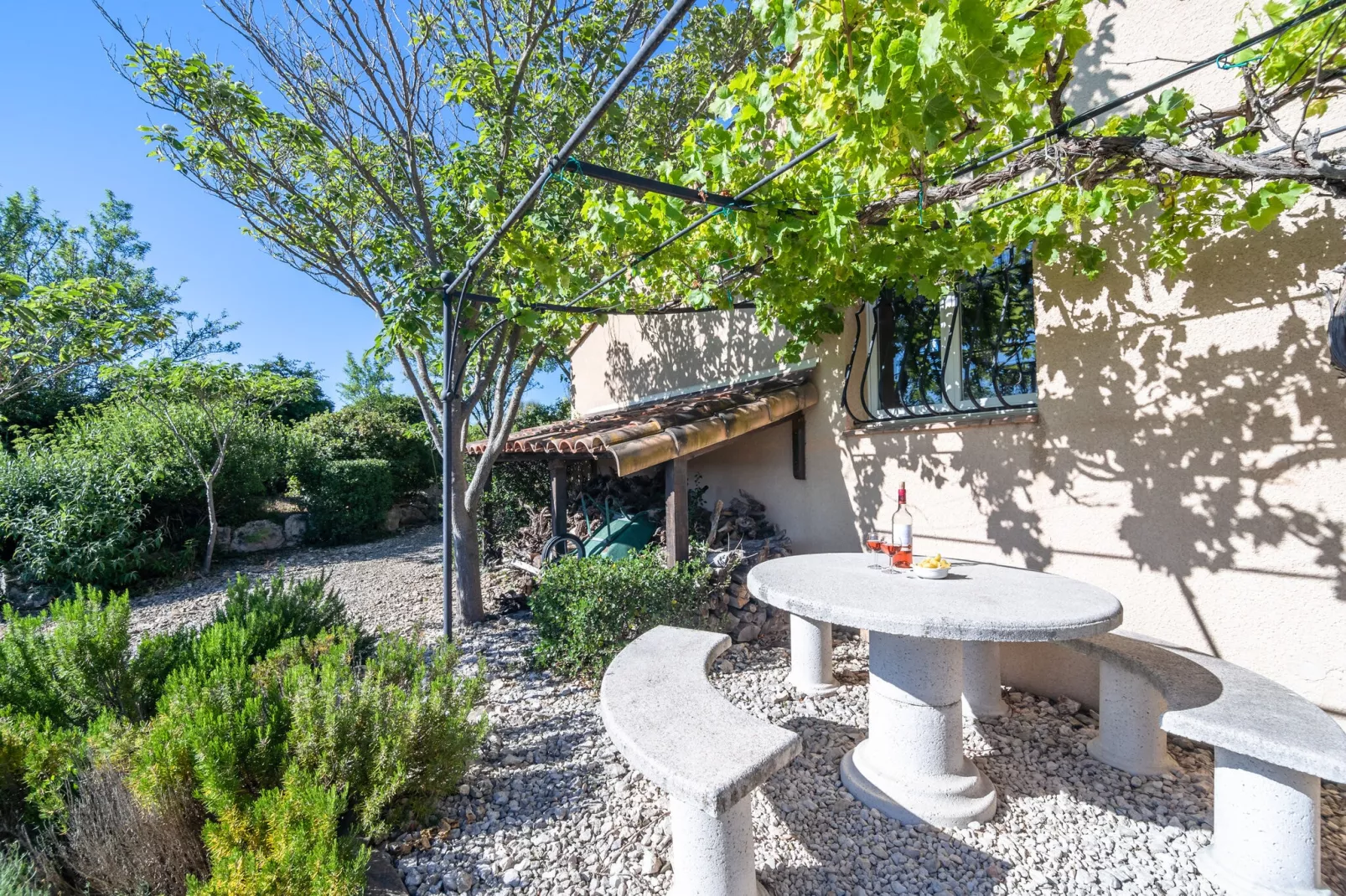 Villa Les Garouillettes-Gardens summer