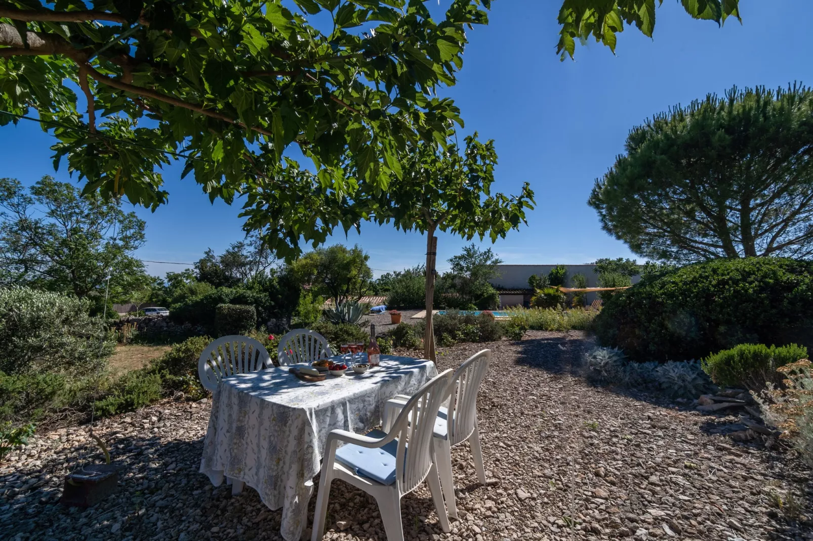 Villa Les Garouillettes-Gardens summer