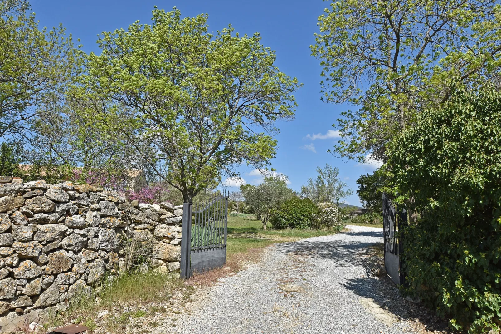 Villa Les Garouillettes-Gardens summer