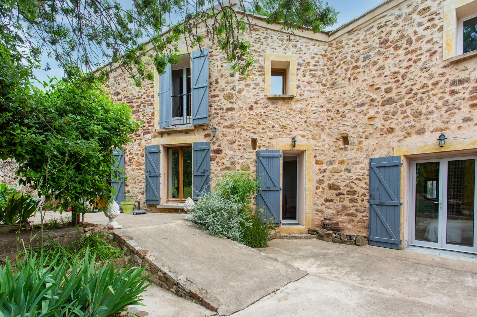 La Maison du Parc-Exterior summer