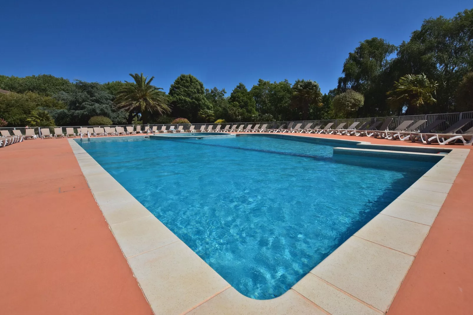 Appartement entre Golf et Océan-Schwimmbad