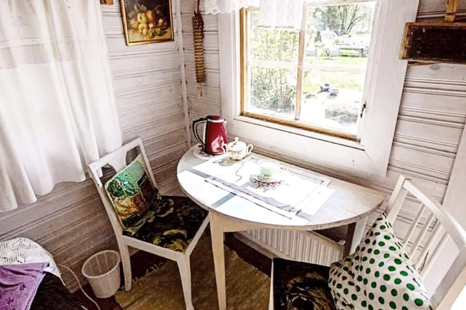 Tranquil Lake View Cottage-By Traum-Indoor