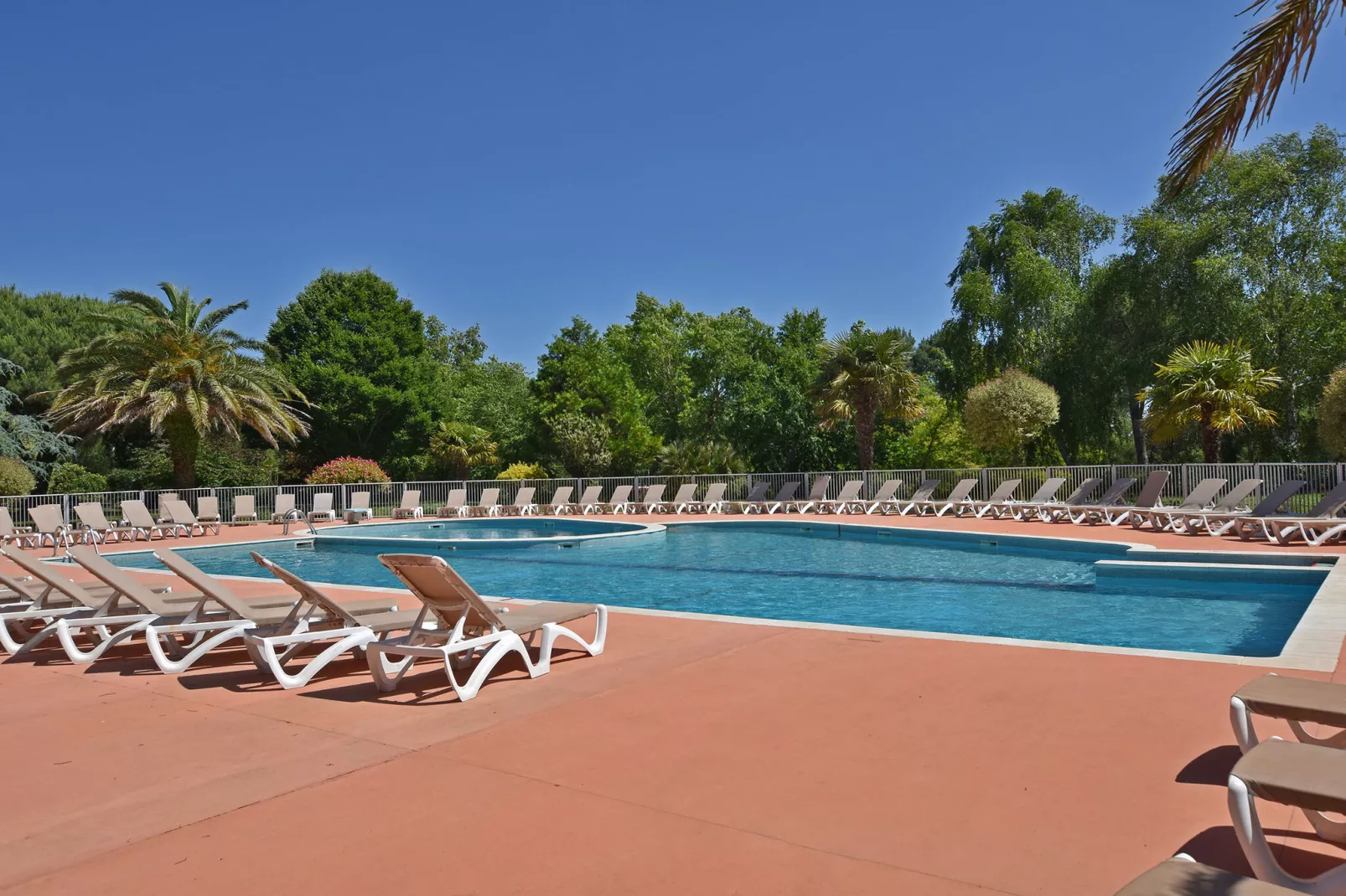 Appartement entre Golf et Océan-Schwimmbad