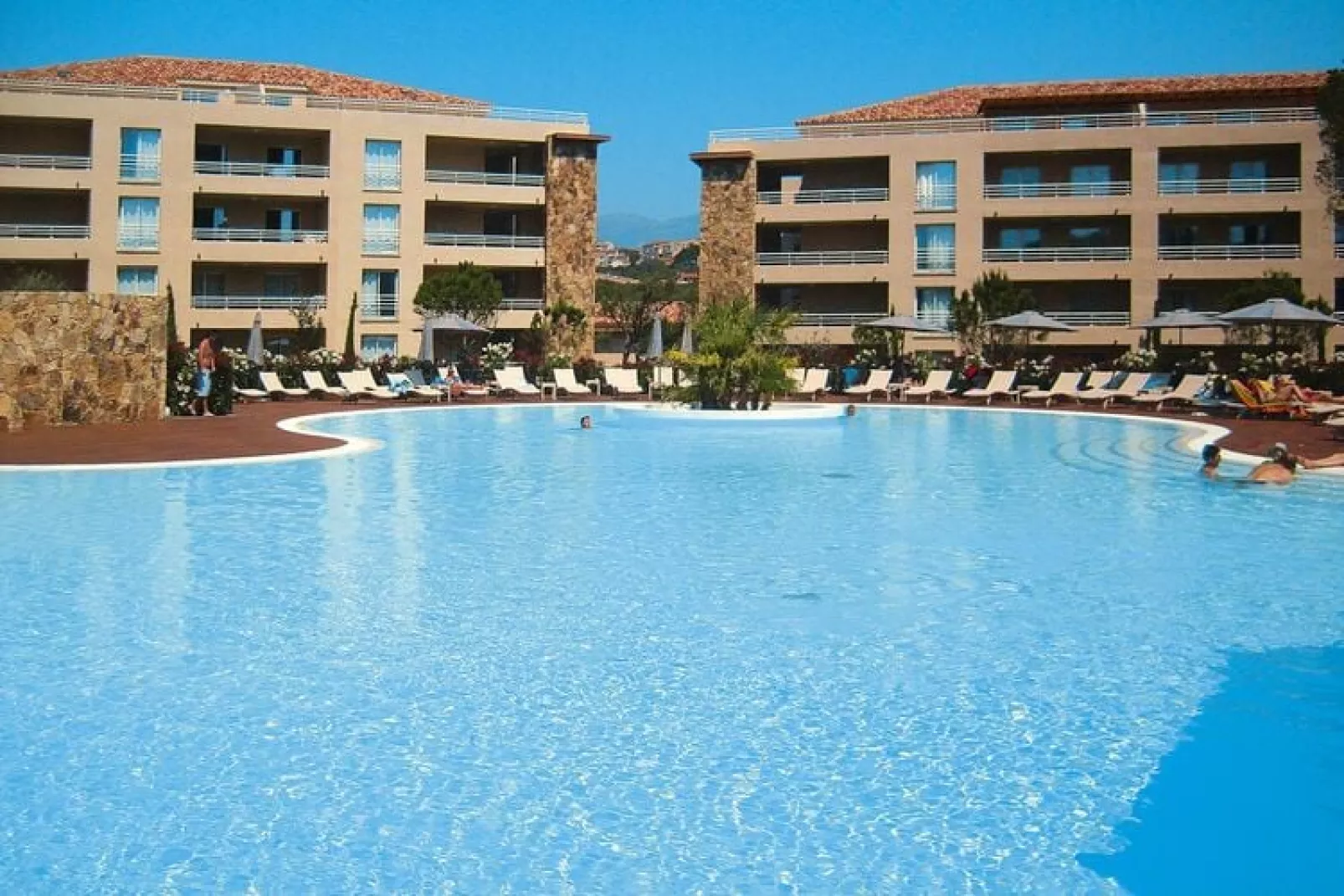 Residence Salina Bay Porto-Vecchio // F3 luxe - 6 pers - côté jardin-Pool