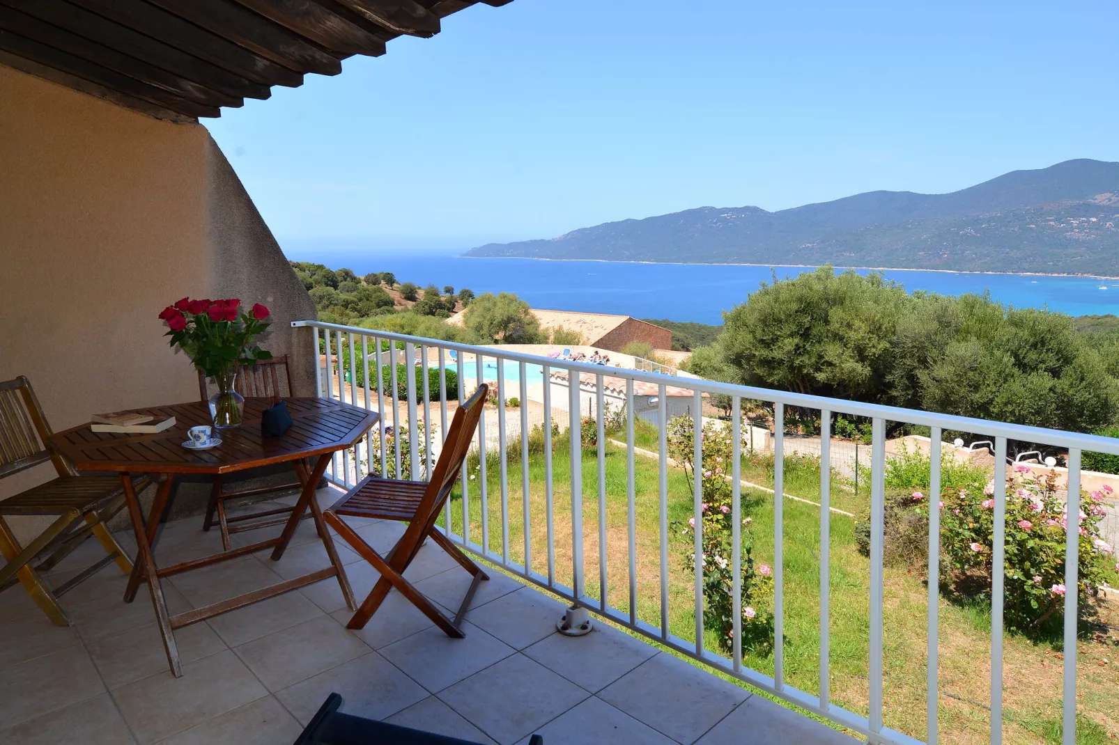 Residence Alba Rossa Serra-di-Ferro // Apt 1 Chambre avec Vue Mer  36à40 m2-Terrace balcony