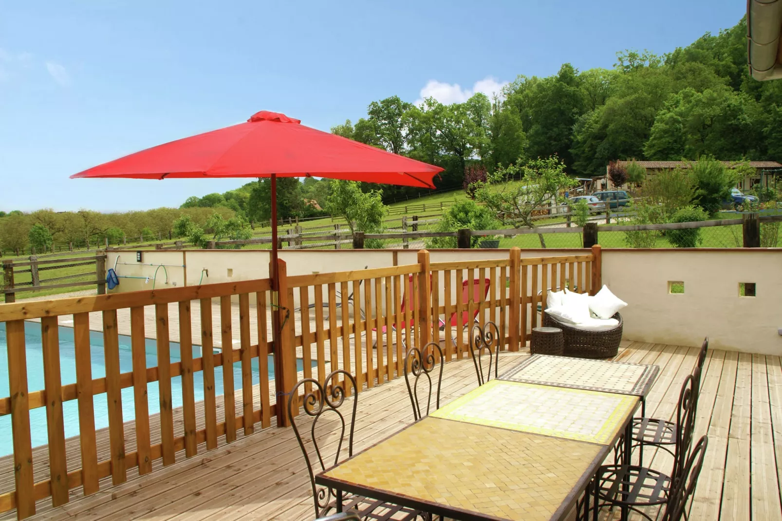 Maison avec piscine chauffée-Terrace balcony