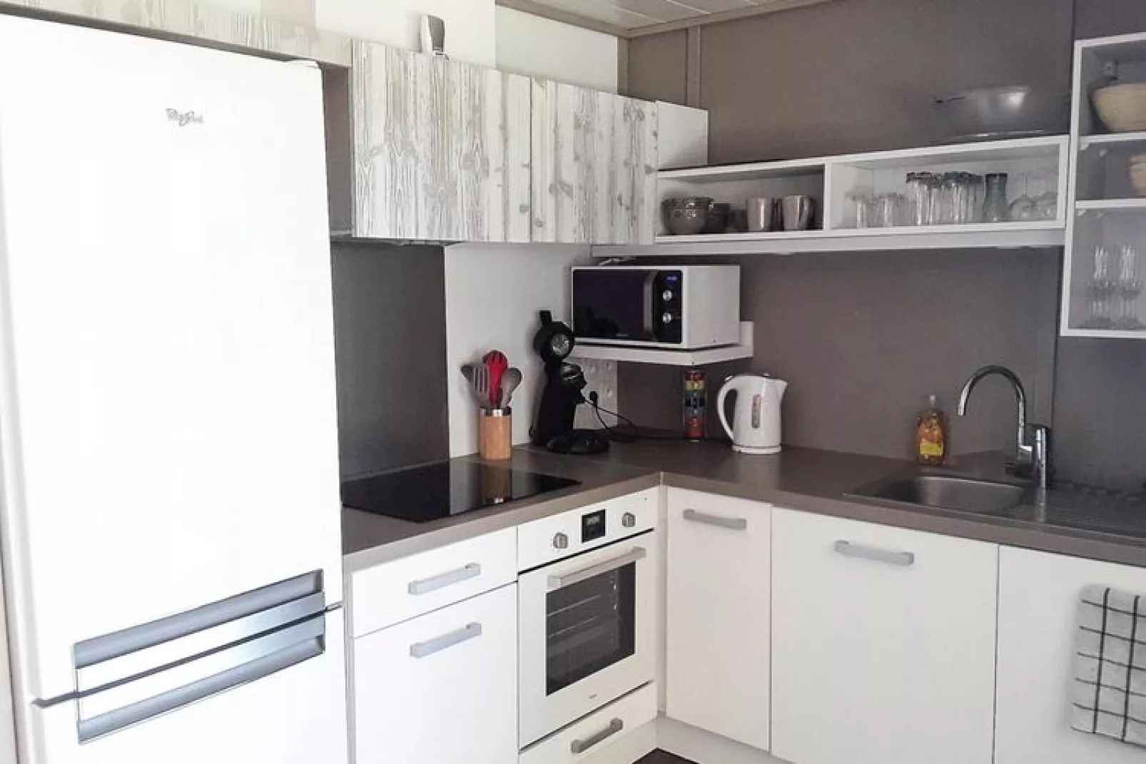 Chalet in Pomérols-Kitchen