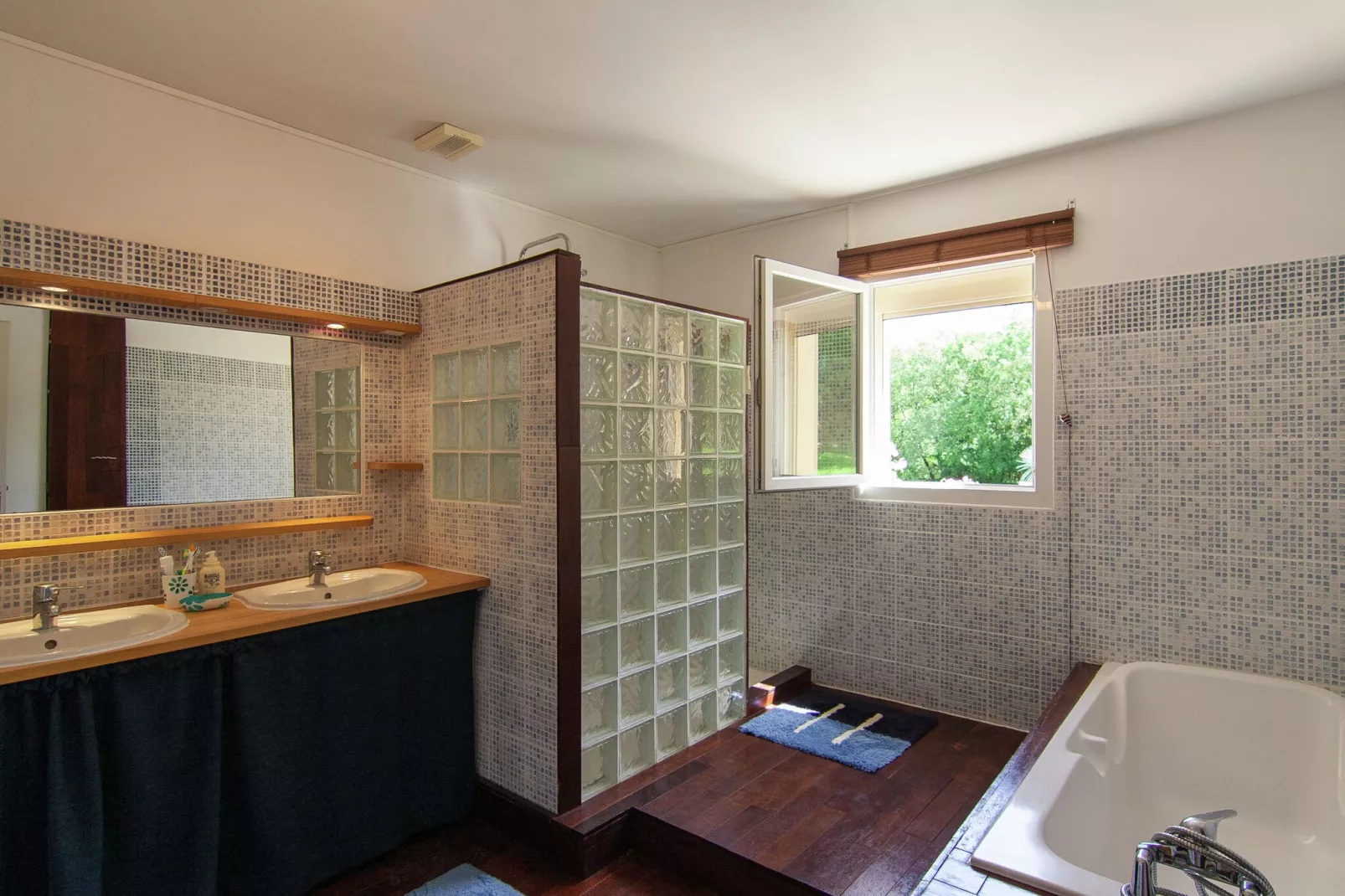 Villa Céthi-Bathroom