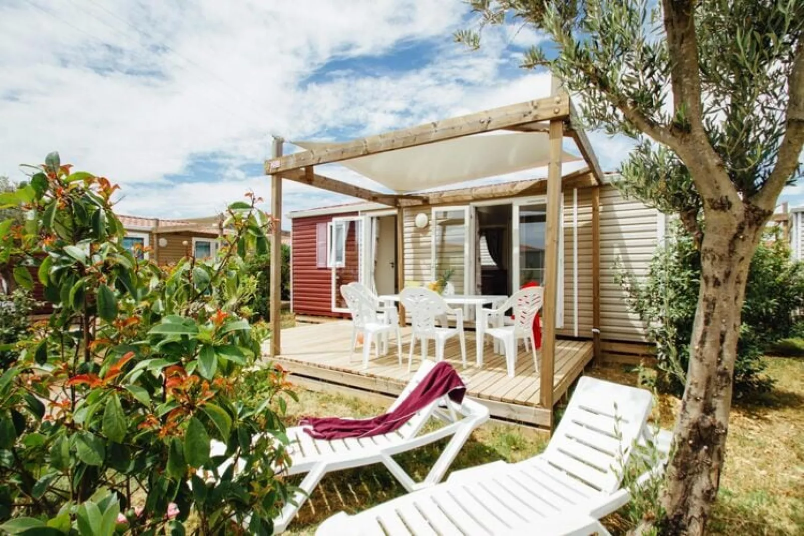 Caravanpark Mas des Lavandes Sérignan Mobilhome Classic-Exterior summer