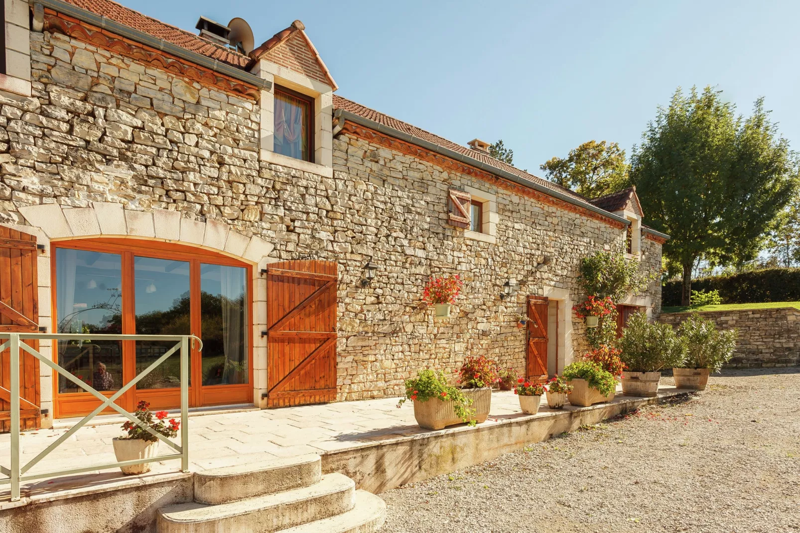 La Pouzaque-Exterior summer