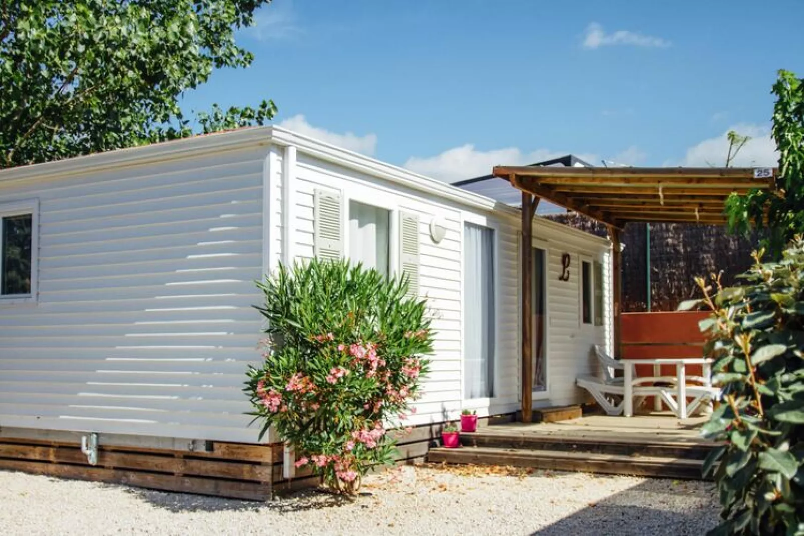 Caravanpark Mas des Lavandes Sérignan-Mobilhome ConfortPremium TVclim 3ch 6p-Extérieur été
