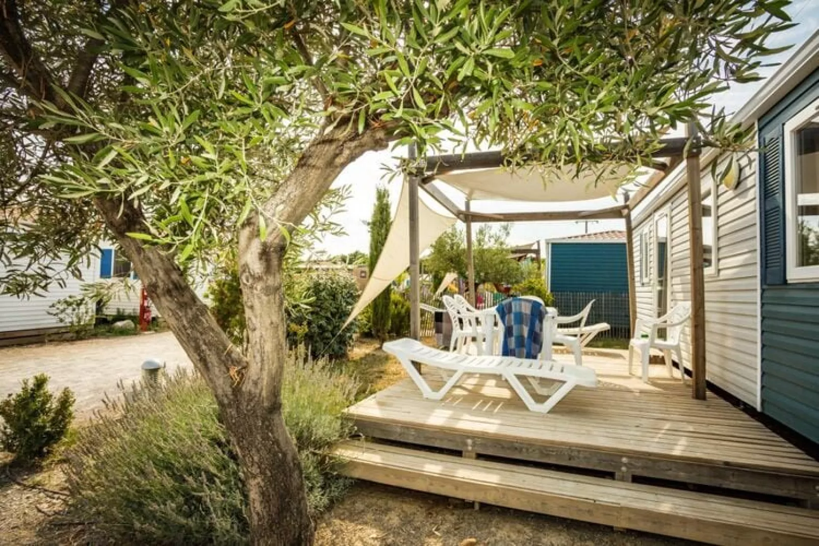 Caravanpark Mas des Lavandes Sérignan-Mobilhome ConfortPremium TVclim 3ch 6p-Terrasse
