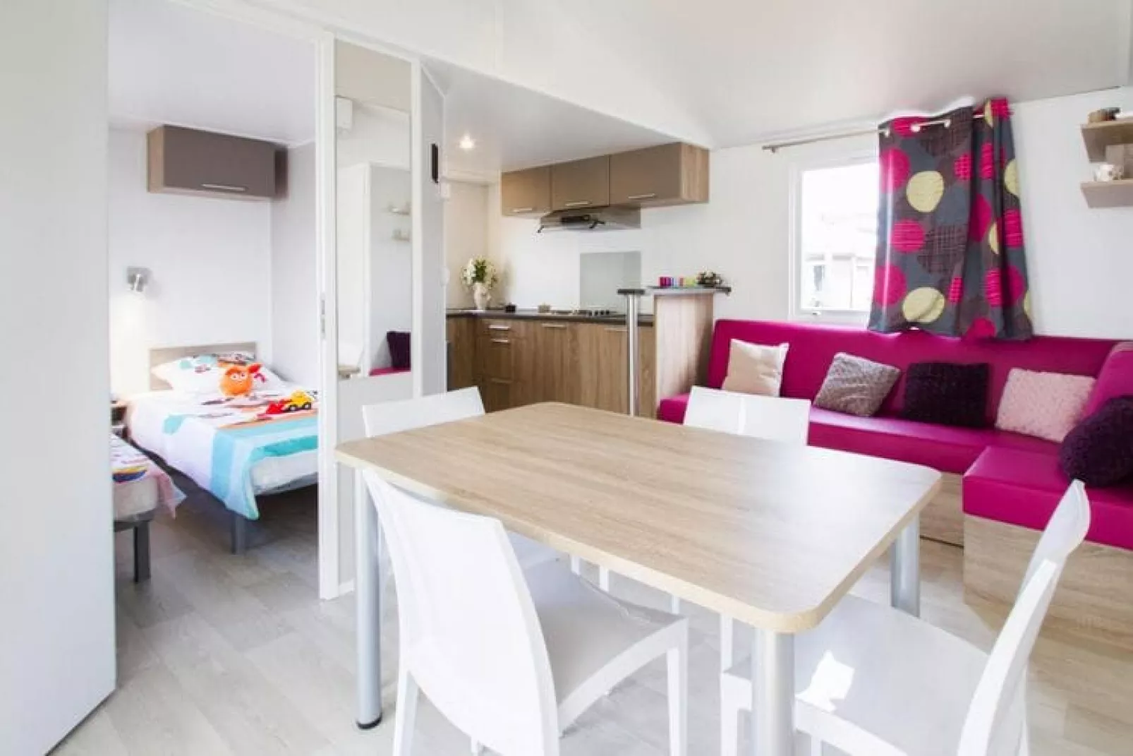 Caravanpark Domaine Sainte Véziane Bessan  Mobilhome Premium 3ch 6p-Salon