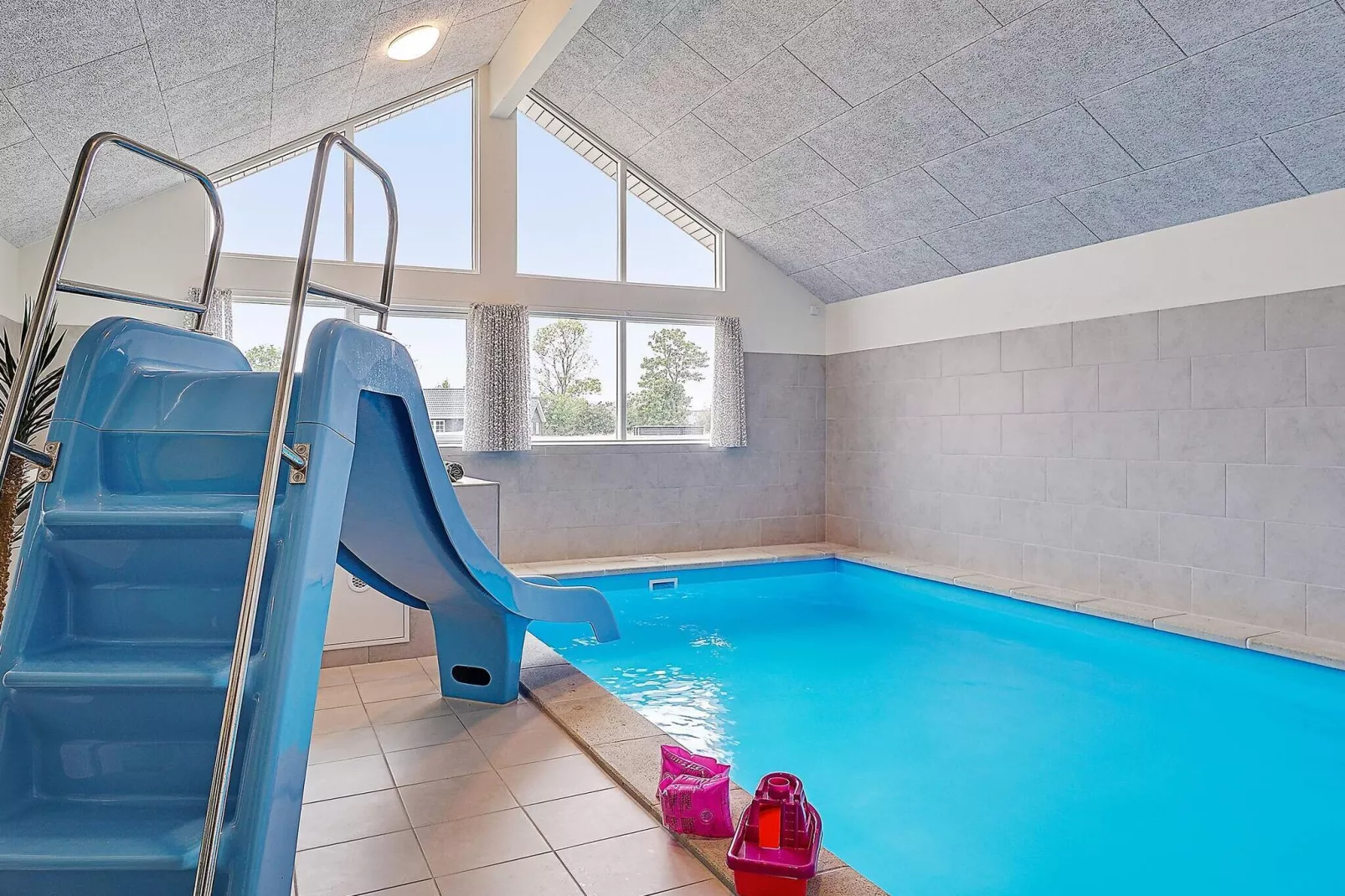 Luxurioses Refugium mit Pool -- By Traum Ferienwohnungen