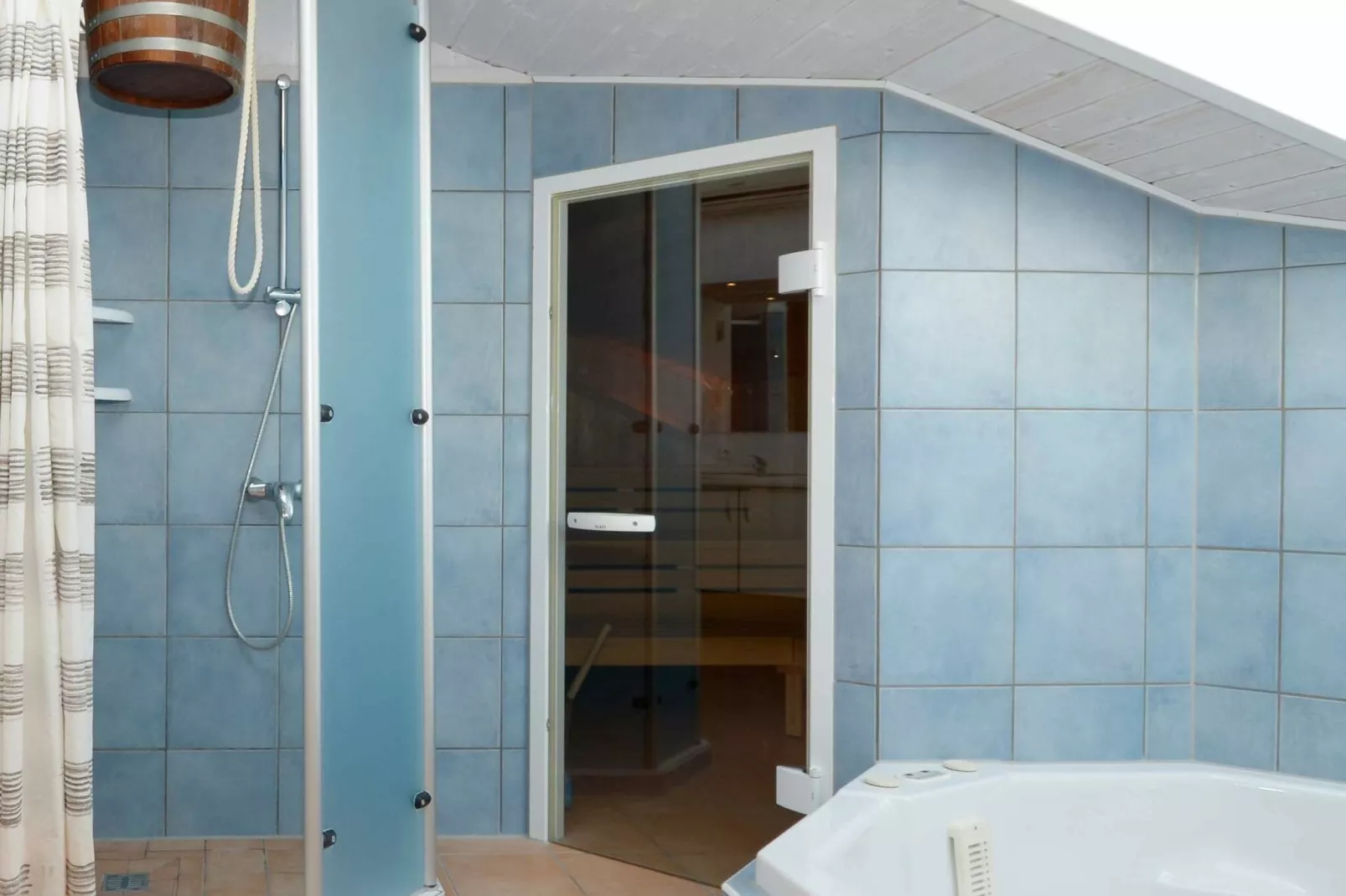 VENUS 155, WELLNESS-Indoor